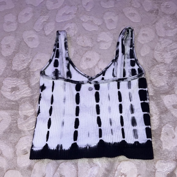 athletic ribbed crop top - Picture 2 of 3
